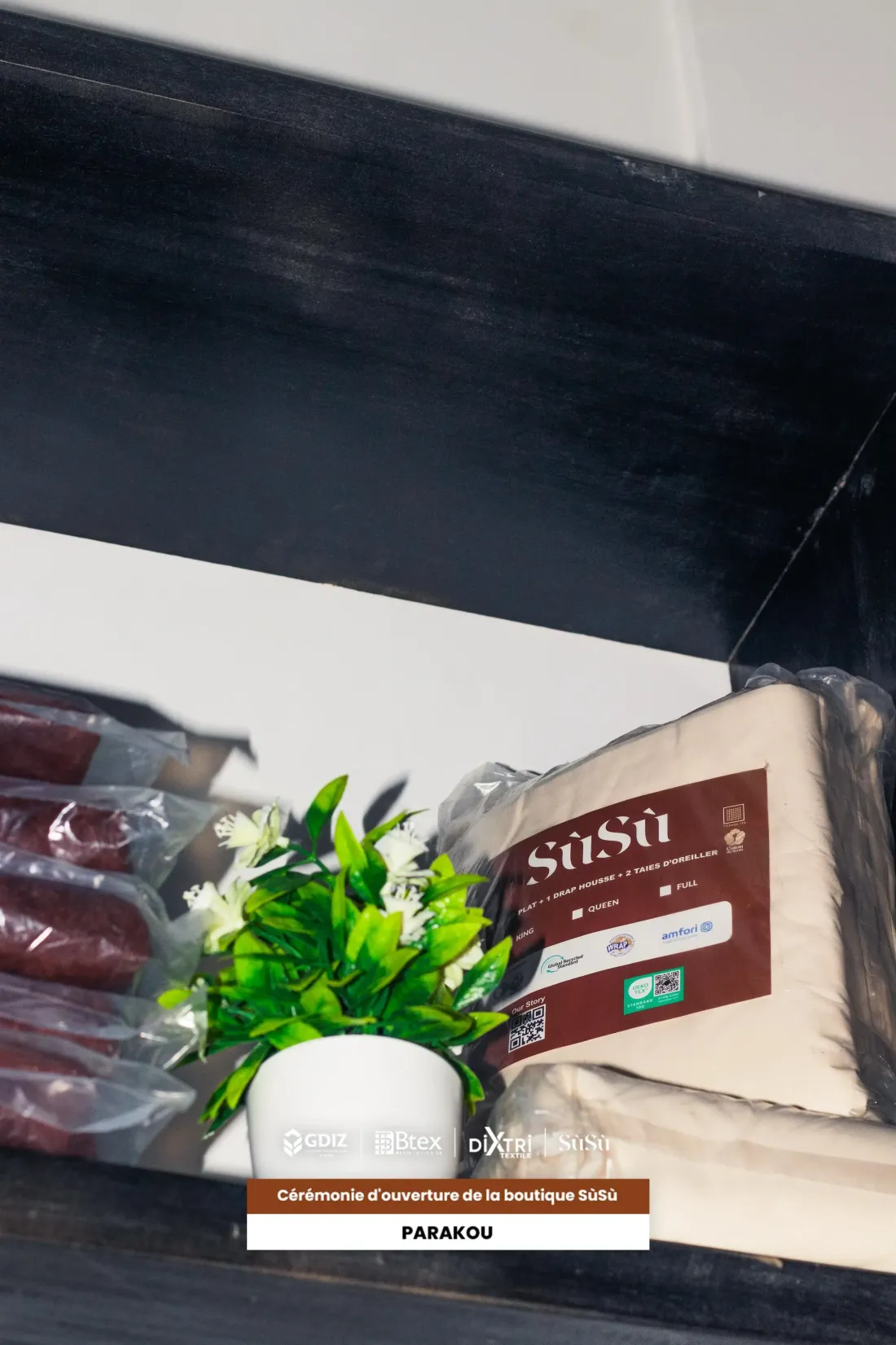 Pochette de draps Sùsù avec une plante, dans la boutique